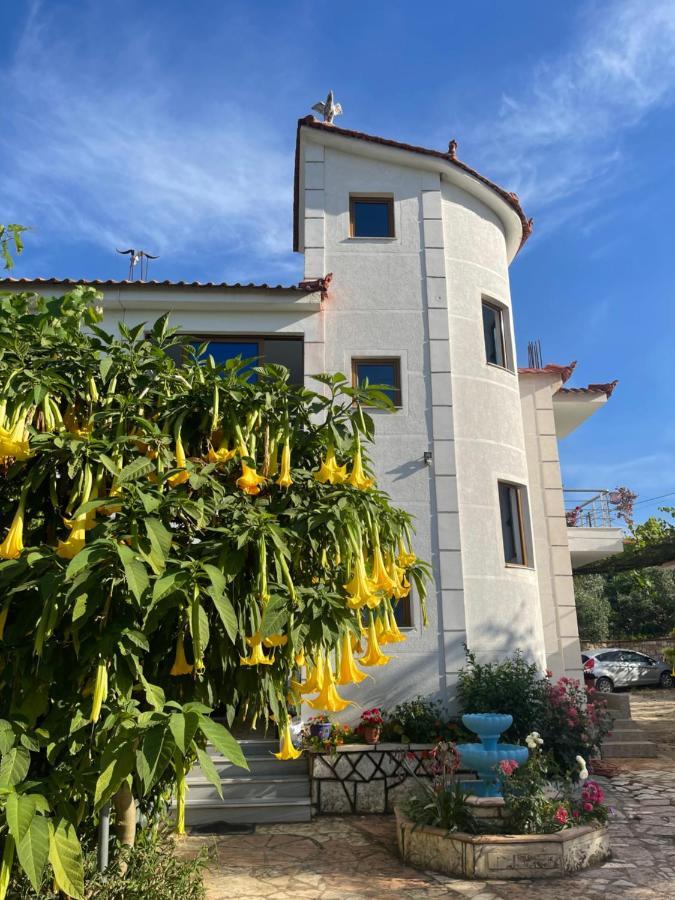 Villa Lefter Sarandë Exteriör bild