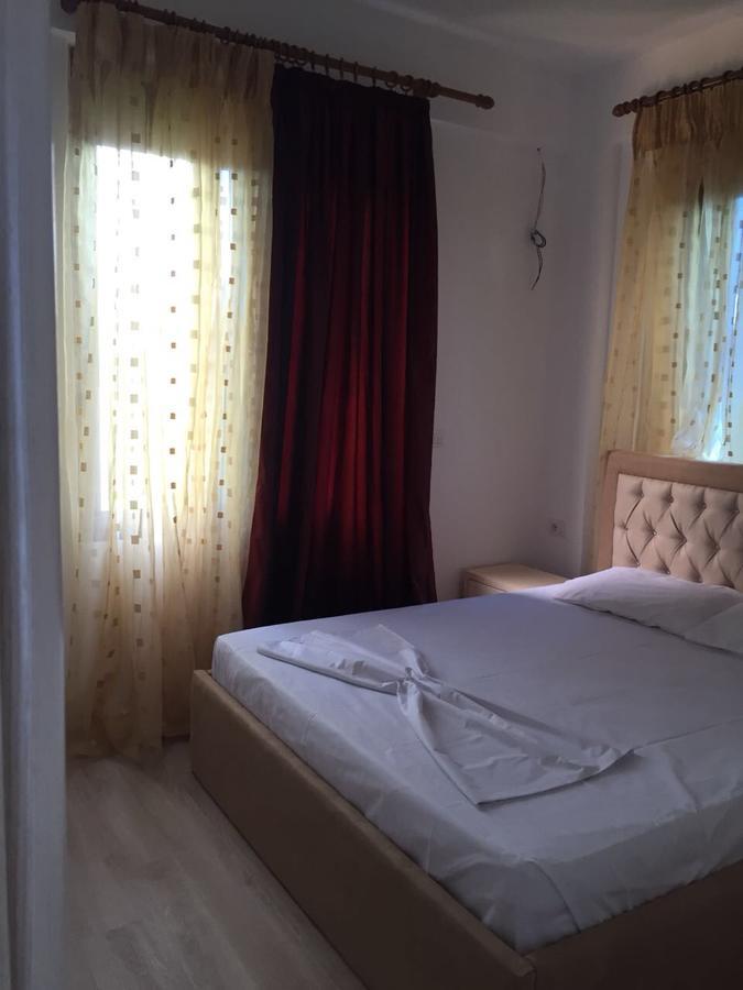 Villa Lefter Sarandë Exteriör bild