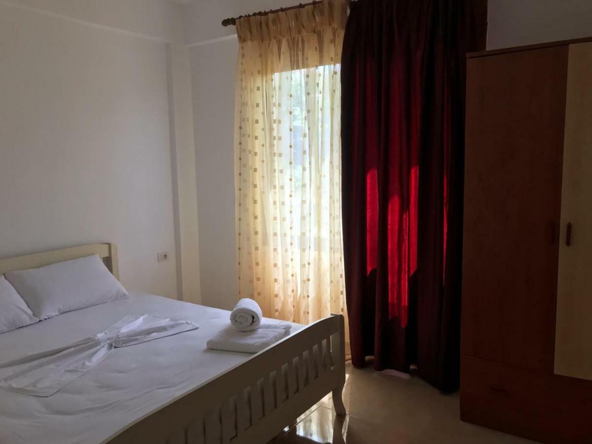 Villa Lefter Sarandë Exteriör bild